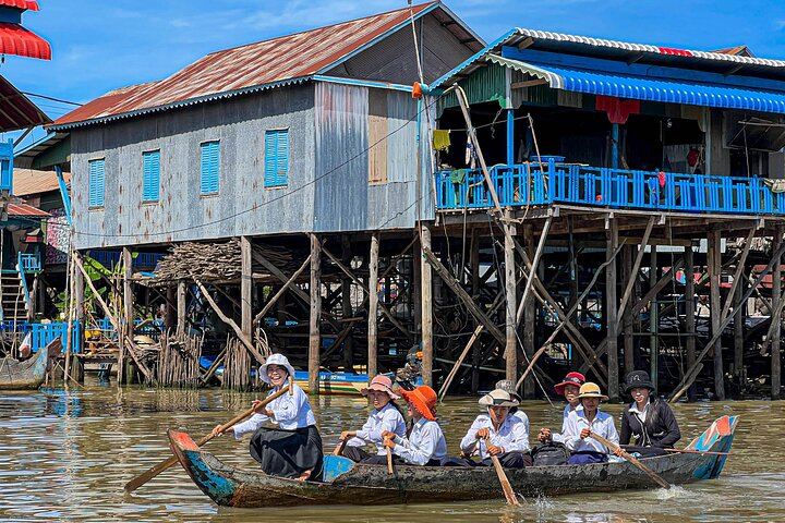 Kulen Waterfall, Beng Mealea and Kompong Phluk Small-Group Day Tour with Tickets (2/12)