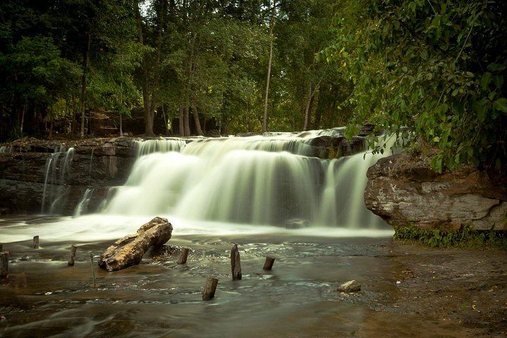 Private Five-Hour Phnom Kulen Tour to the Reclining Buddha, 1000 Lingas and Waterfall (6/12)