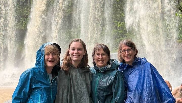 Phnom Kulen Waterfall Shared Day Tour with 1000 Lingas and Picnic Lunch (4/12)