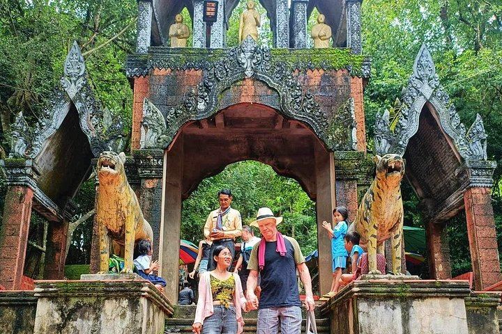 Kulen Waterfall and 1000 Lingas Small-Group Day Tour, Up to 6 Guests, Lunch Included (3/12)