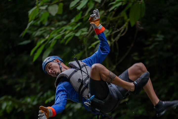 Rainforest Falls Two-Waterfall Rappel and Jump Tour with Lunch, La Fortuna (2/12)