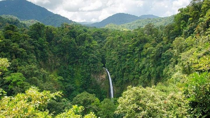 La Fortuna Waterfall, Arenal Volcano Park and Tabacon Hot Springs River, Early Start (4/8)