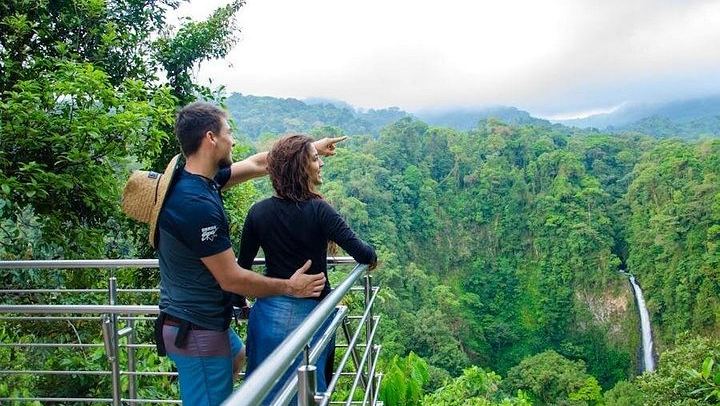 La Fortuna Waterfall and AirTime Zipline Canopy Tour with Lunch at El Perezoso (3/12)