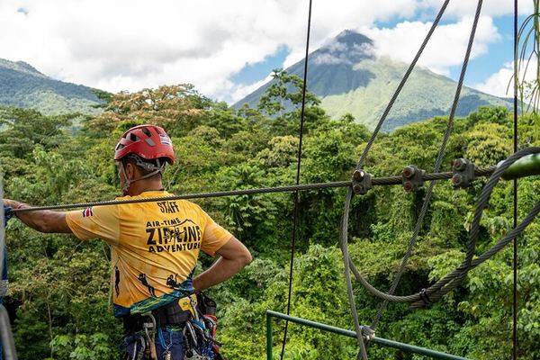 La Fortuna Waterfall and AirTime Zipline Canopy Tour with Lunch at El Perezoso