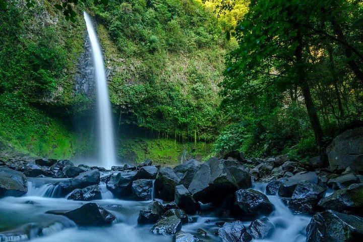 La Fortuna Waterfall and AirTime Zipline Canopy Tour with Lunch at El Perezoso (1/12)