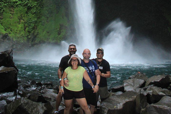La Fortuna Waterfall and AirTime Zipline Canopy Tour with Lunch at El Perezoso (5/12)