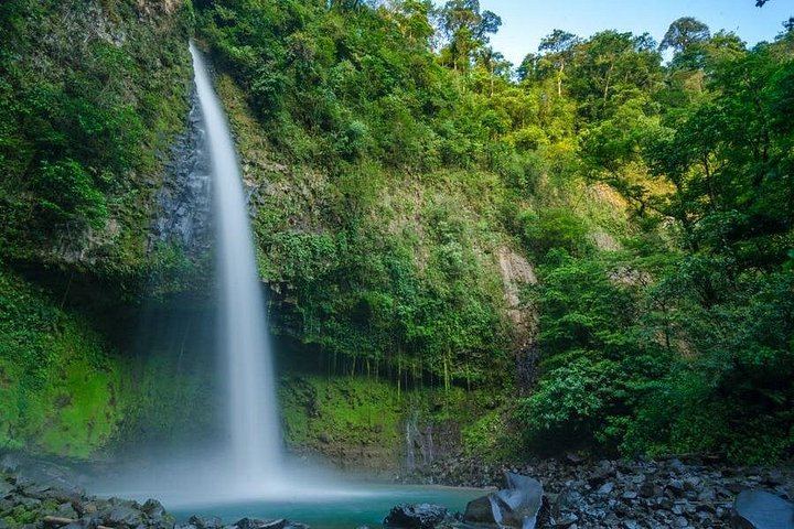 La Fortuna Waterfall, Arenal Volcano Park and Tabacon Hot Springs River, Early Start (6/8)