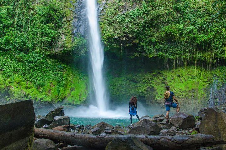 Arenal 1968 Lava Trail, La Fortuna Waterfall, Vida Campesina Lunch and Hanging Bridges (10/12)