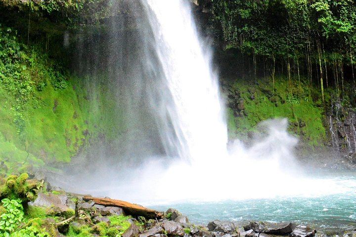 Horseback Ride to La Fortuna Waterfall with Hanging Bridge and Maleku Village Stop (2/5)