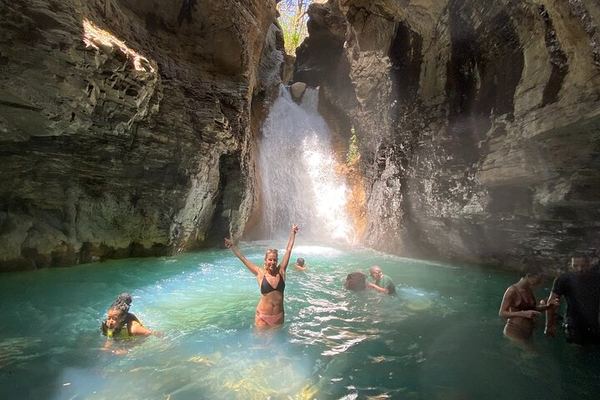 La Leona Waterfall Adventure Hike, Group Tour from Curubande