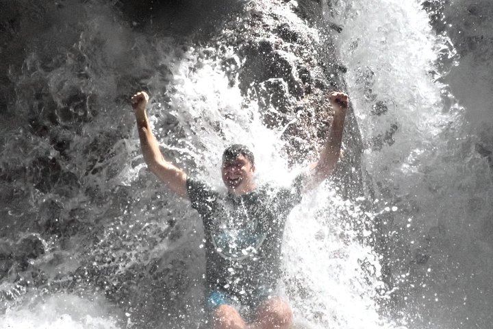 La Leona Waterfall Adventure Hike from Curubande, Private Tour, 3 Hours (12/12)