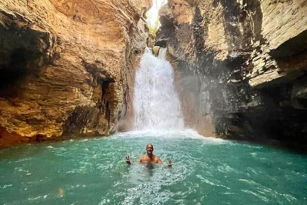 La Leona Waterfall Hike and Colorado River Whitewater Tubing, Curubande