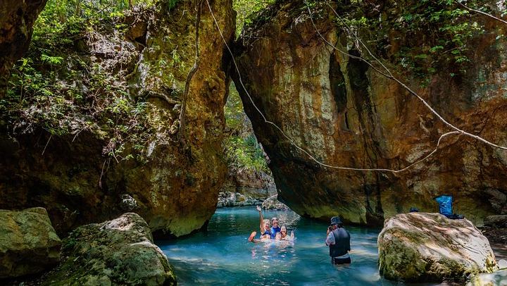 La Leona Waterfall Private Hike with Costa Rican Lunch and Hotel Pickup (2/12)