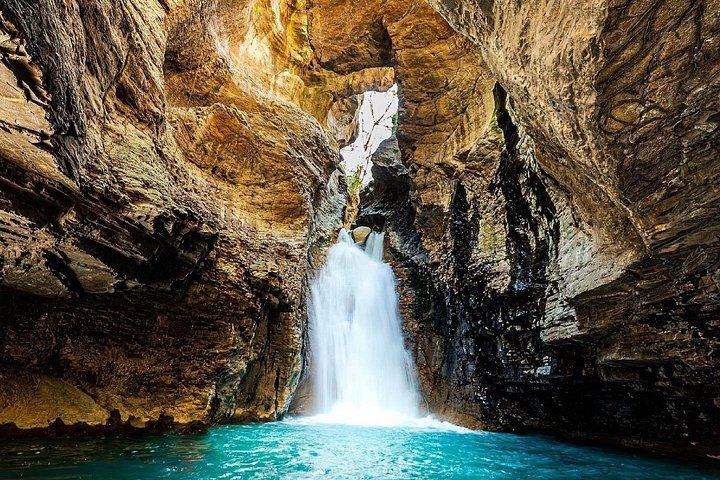 La Leona Waterfall Hike with 4WD Ride and 25 Meter Swim from Curubande (9/12)