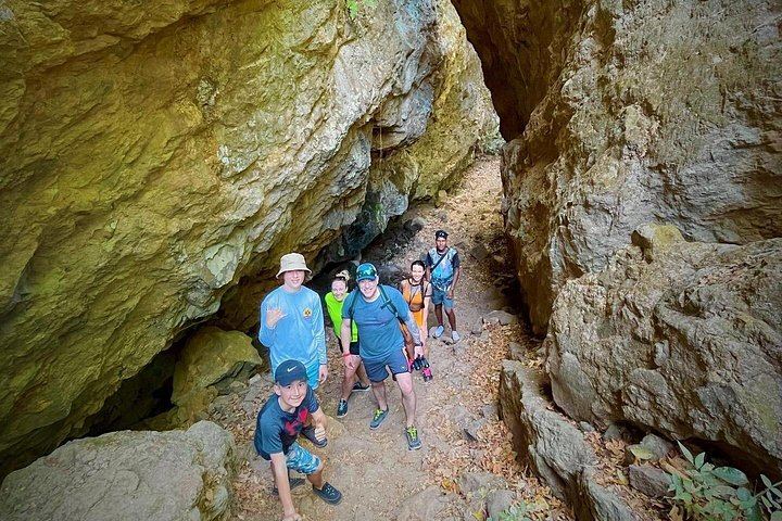 Private La Leona Waterfall Hike for Two or More from Curubande (3/12)