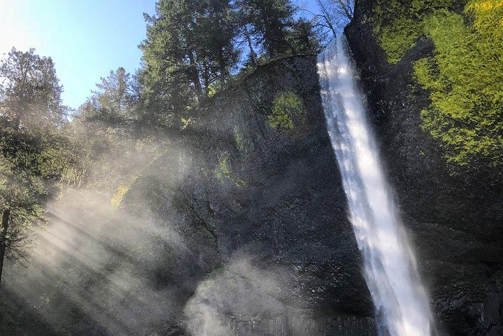 Columbia Gorge Waterfalls, Hood River and Timberline Lodge Day Tour, Portland (5/8)