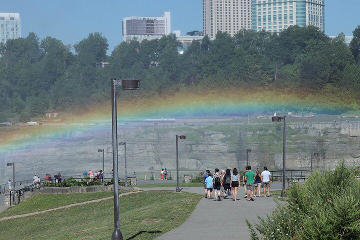 Niagara Falls Daredevil History Walk: Maid of the Mist and Timed Cave of the Winds (11/12)