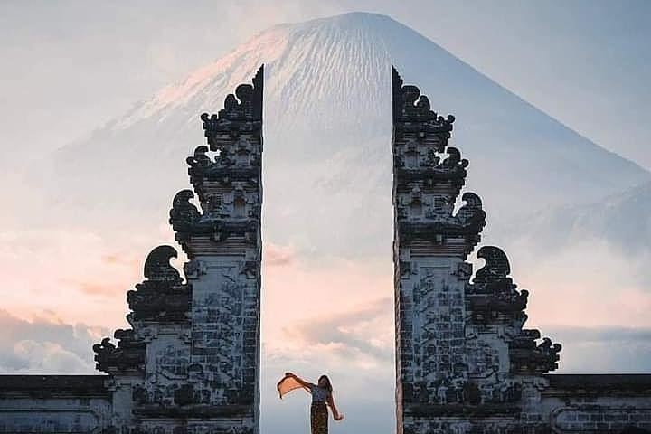 East Bali Private Day Tour: Tukad Cepung, Besakih, Tirta Gangga, Lempuyang (2/12)