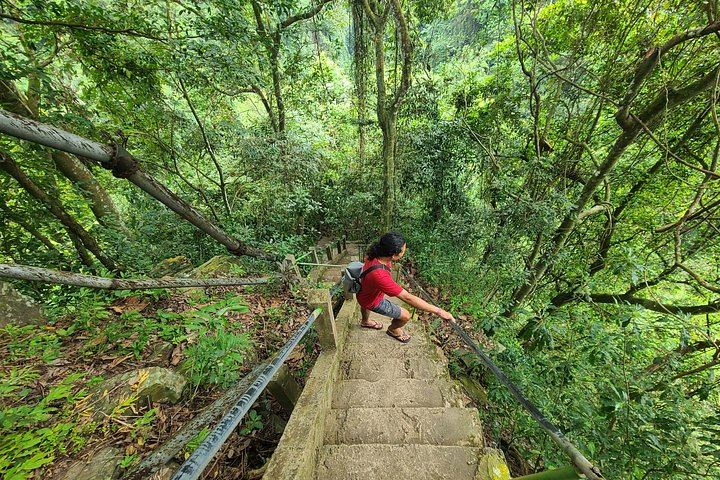 Lemukih Village Trek with Natural Waterslide, Water Jump, Sekumpul and Fiji Falls (8/12)