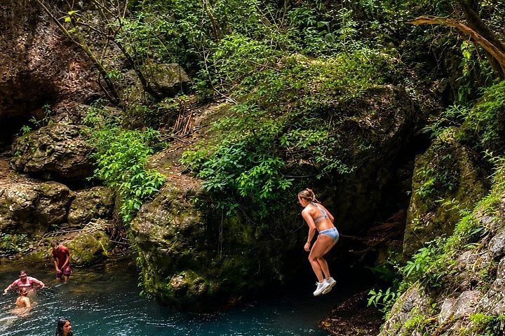 La Leona Waterfall Hike with Lunch, Hotel Pickup and Canyon Swim (3/12)