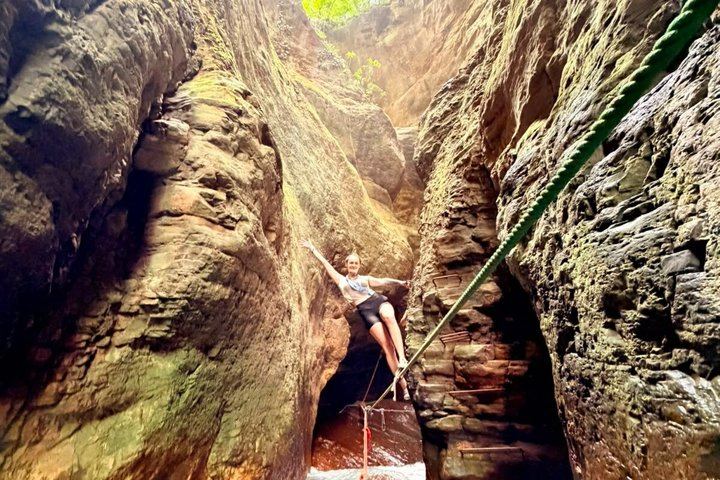 La Leona Waterfall Hike with Lunch, Hotel Pickup and Canyon Swim (5/12)