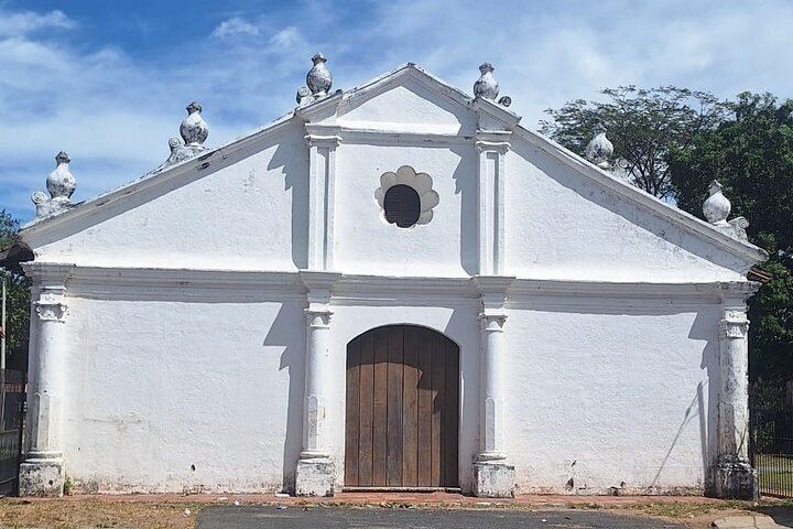 Llanos del Cortés Hidden Pool Swim, Donde Pipe Buffet Lunch and Liberia White City Walk (8/11)