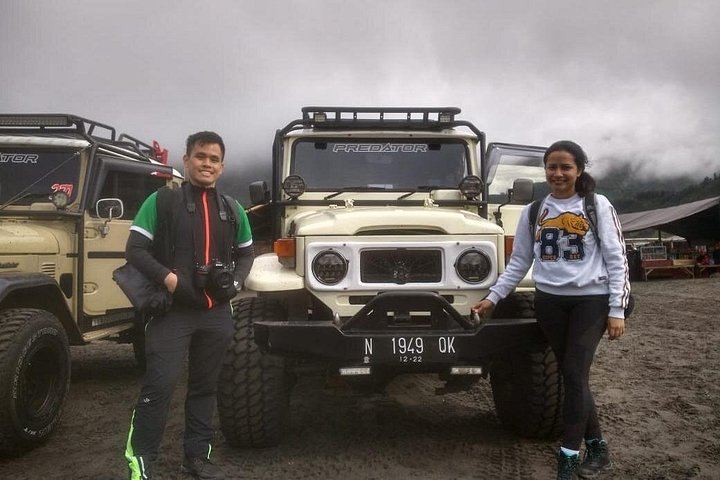 Mount Bromo Sunrise and Tumpak Sewu Waterfall Private Tour from Surabaya, 4x4 Jeep (2/12)