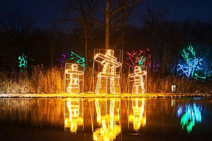 Toronto Winter Festival of Lights Bus Tour to Niagara Falls with Floral Clock and Chapel (3/12)