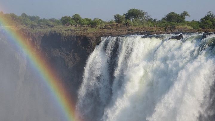 Livingstone and Victoria Falls Combo, Zambia and Zimbabwe Sides with Museum Visit (4/12)