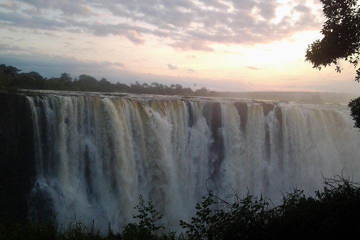 Livingstone and Victoria Falls Combo, Zambia and Zimbabwe Sides with Museum Visit (7/12)