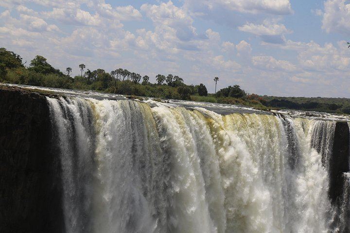 Victoria Falls Small-Group Tour of Both Sides with Livingstone Town Walk (11/12)