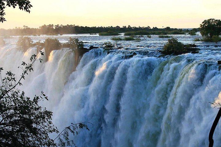 Victoria Falls Small-Group Tour of Both Sides with Livingstone Town Walk (5/12)