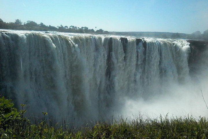 Livingstone and Victoria Falls Combo, Zambia and Zimbabwe Sides with Museum Visit (8/12)
