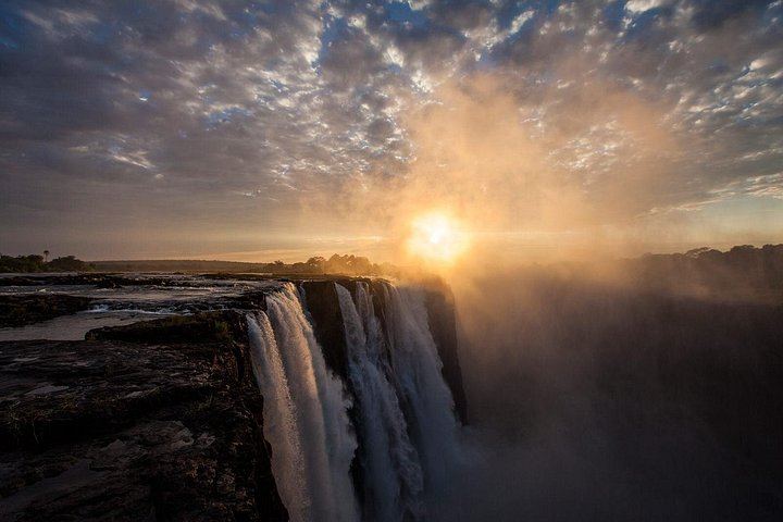 Victoria Falls Small-Group Tour of Both Sides with Livingstone Town Walk (2/12)