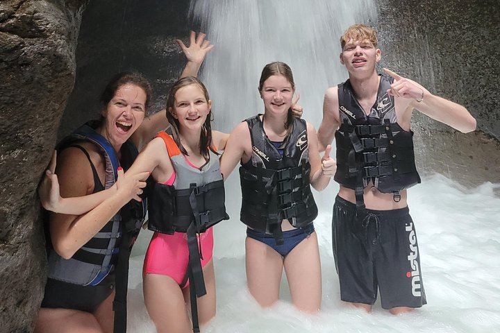 Private Dominica Waterfalls Tour with Autop Tours: Freshwater Lake to Morne Bruce (9/12)