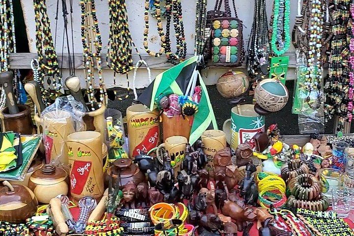 Guided Dunn's River Falls Tour with Lunch, Skip-the-Line Entry and Craft Shopping (2/10)