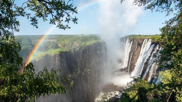Victoria Falls Zambia Tour with Boiling Pot, Knife Edge Bridge, Snacks and Parking Fees (4/7)