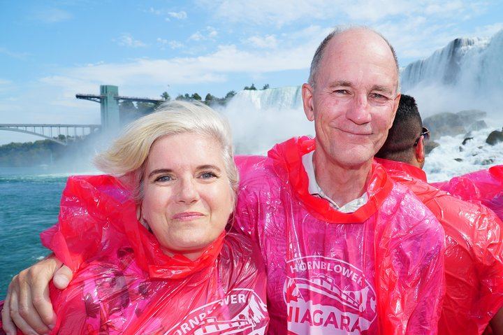 Small-Group Niagara Falls Day Tour from Toronto with Driver, Guide and Hornblower Cruise (4/5)
