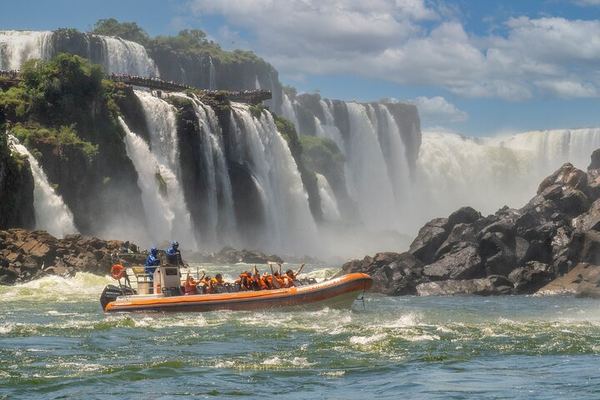 Iguassu Falls Brazilian Side with Macuco Safari Boat and AquaFoz Aquarium