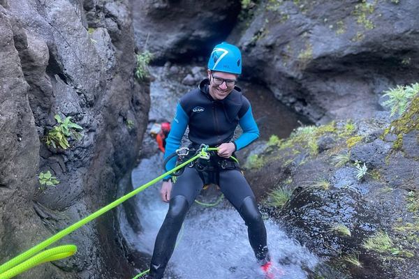 Level 2 Canyoning in Curral das Freiras: Seven Rappels up to 18 m, Photos Included