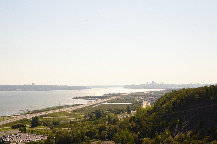 Montmorency Falls E-Bike Tour with Cable Car and Suspension Bridge from Old Quebec (11/12)