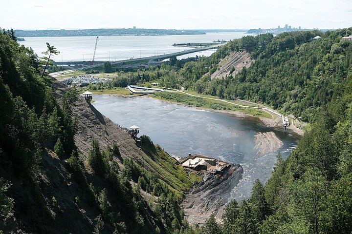 Montmorency Falls E-Bike Tour with Cable Car and Suspension Bridge from Old Quebec (10/12)
