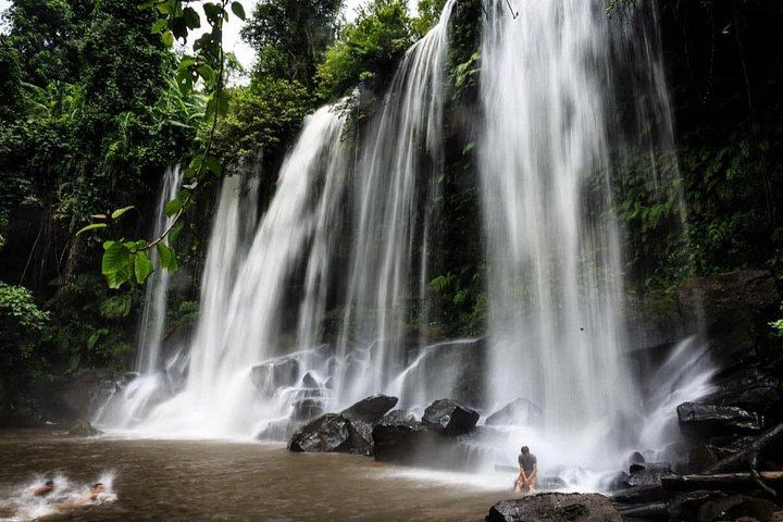 Phnom Kulen Waterfall Shared Day Tour with 1000 Lingas and Picnic Lunch (9/12)