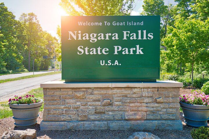 Niagara Falls Haunted Tales Walking Tour in English, Spanish or Arabic with Cave Finale (5/12)