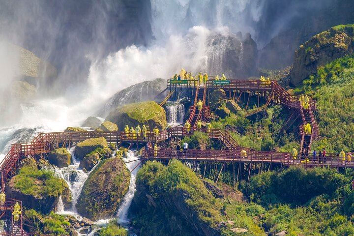 Niagara Falls Haunted Tales Walking Tour in English, Spanish or Arabic with Cave Finale (3/12)