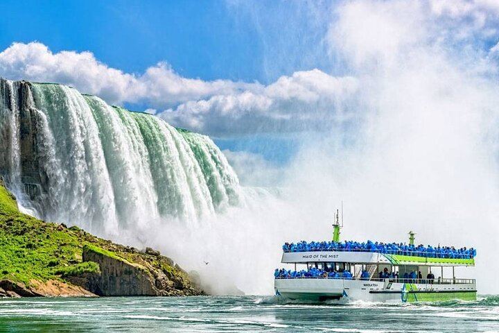 Niagara Falls Haunted Tales Walking Tour in English, Spanish or Arabic with Cave Finale (2/12)
