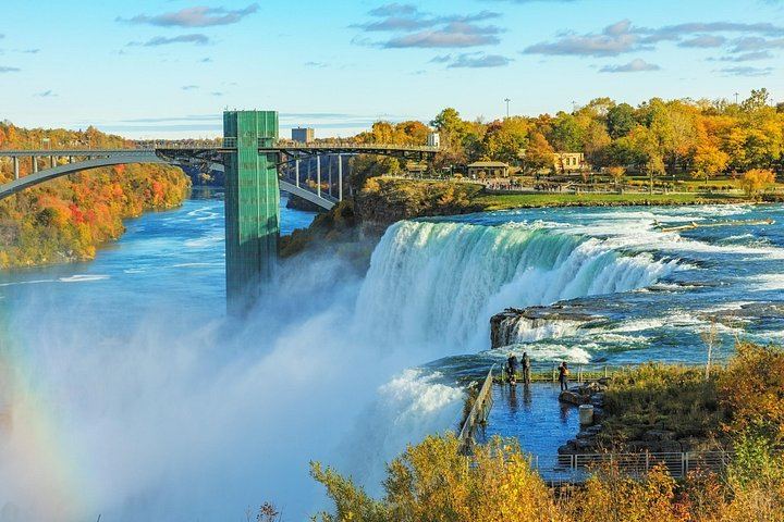 Niagara Falls Haunted Tales Walking Tour in English, Spanish or Arabic with Cave Finale (10/12)