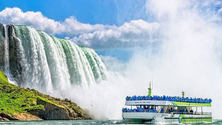 Niagara Falls Haunted Tales Walking Tour in English, Spanish or Arabic with Cave Finale (2/12)