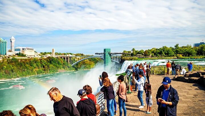 Niagara Falls Haunted Tales Walking Tour in English, Spanish or Arabic with Cave Finale (4/12)