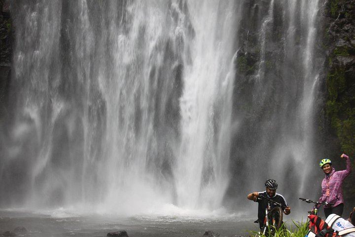 Materuni Village, Waterfalls and Coffee Tour with Picnic Lunch and Donation Visit (6/10)